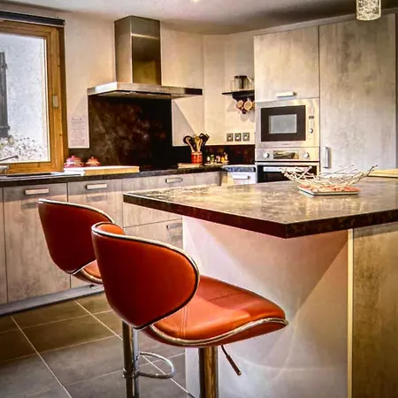 Super Central Chalet 6 Bdr - Mountain View